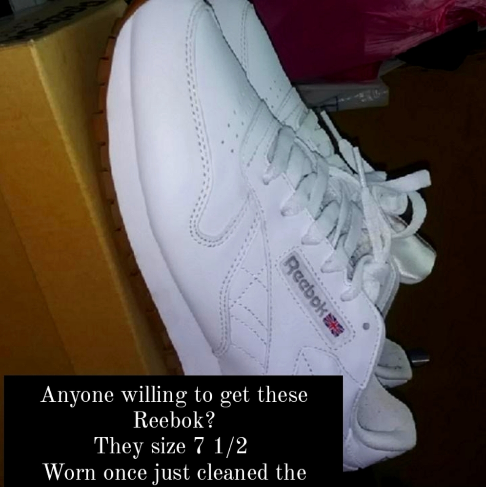Reebok/size 8**